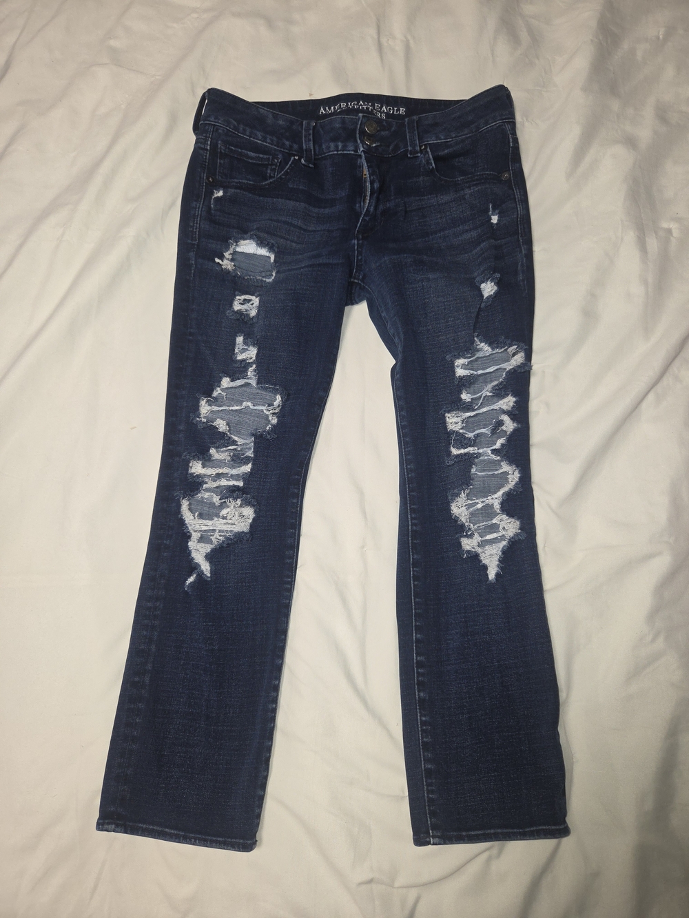 American Eagle Outfitters Dark Blue Ripped Women’s Capri